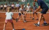 „Modernes Kindertennis: Frühförderung, Training & Elternrolle“