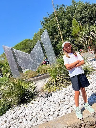 „Wo Tennis zur Vision wird – Unser inspirierender Besuch in der Mouratoglou Academy“